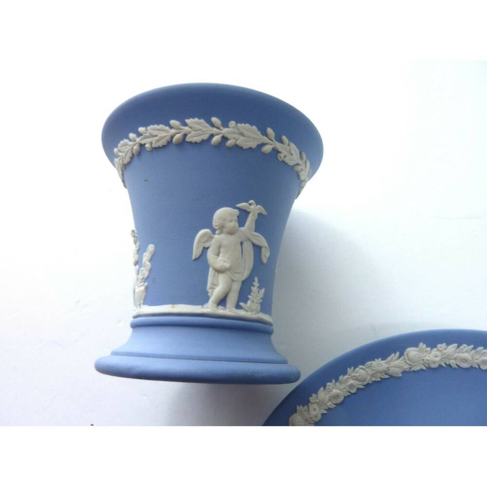 Vintage Wedgwood Jasperware Angel Cherub Cupid Trinket Plate Pegasus tray Vase - Picture 4 of 5